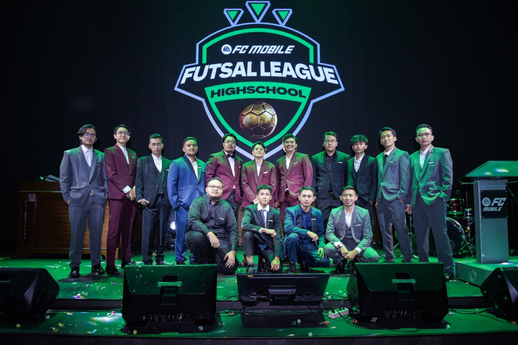 Foto bersama para kreator konten di pembukaan EA Sports Futsal League High School. (Foto: Istimewa)