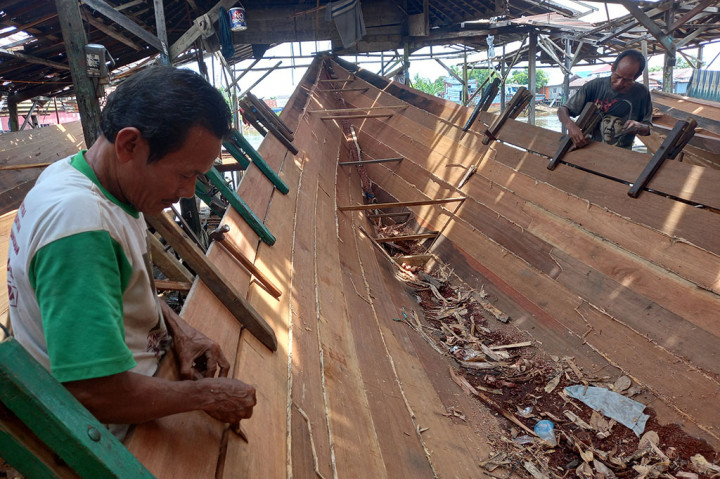 Menjaga Industri Jukung Pulau Sewangi Tetap Mewangi