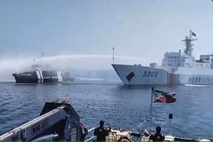 Waduh, Kapal Filipina dan Tiongkok Bertabrakan di Laut China Selatan