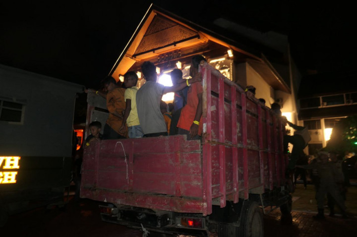 Pengungsi Rohingya Digeser dari Kantor Gubernur Aceh ke Kamp Pramuka Seulawah
