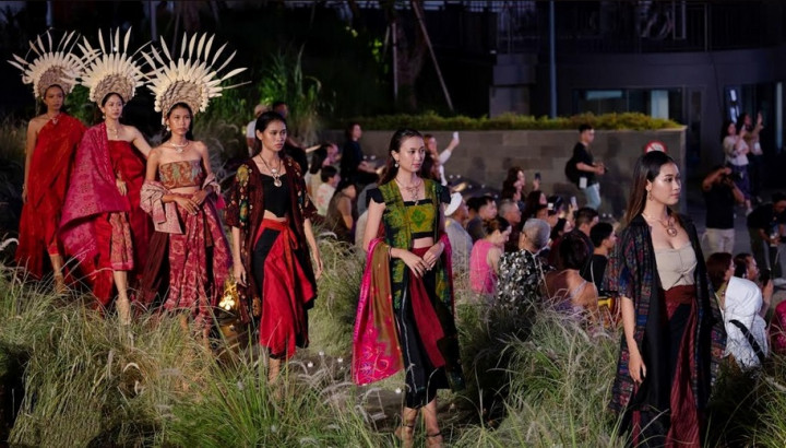 Setelah Angkat Penenun Ikat Sikka, Kini Pendopo Hadirkan Fashion Show Buleleng Kita