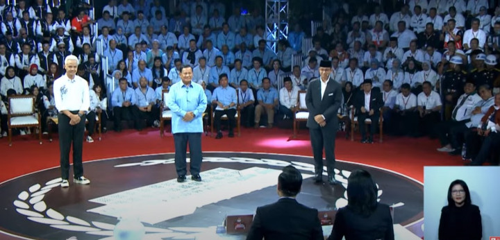 Ganjar-Anies Adu Program Strategis Pelayanan Publik: LaporGub Vs JAKI