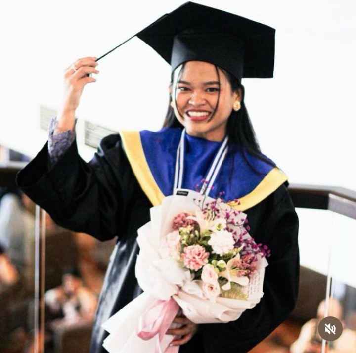 Penerima Besiswa OSC Jadi Lulusan Terbaik Unifa, Kini Kerja di Perusahaan Singapura