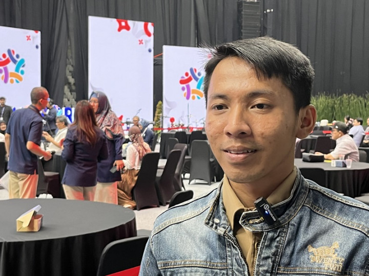 Demi Istri, Guru SMA Menangkan Lelang Album Blackpink di Hakordia