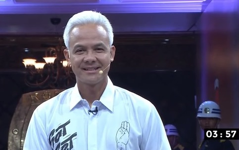 Pakar Mikro Ekspresi Ungkap Arti Senyuman Ganjar saat Debat Capres 2024