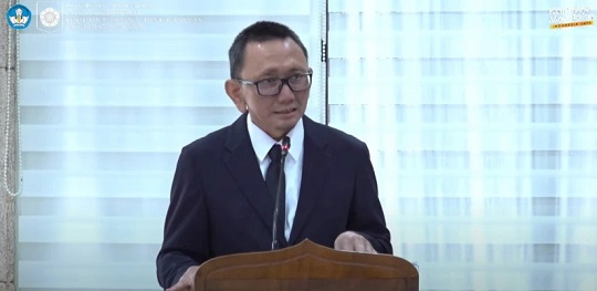 Kaji Kurva Pertumbuhan Nasional Indonesia, Dosen UNS Raih Gelar Doktor di UGM