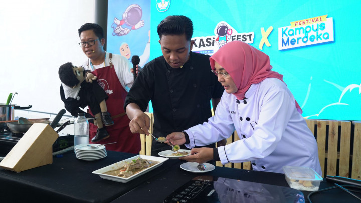 Dirjen Vokasi Demo Masak Bersama Kiki 'Celebrity Chef' Alumnus SMK Tata Boga