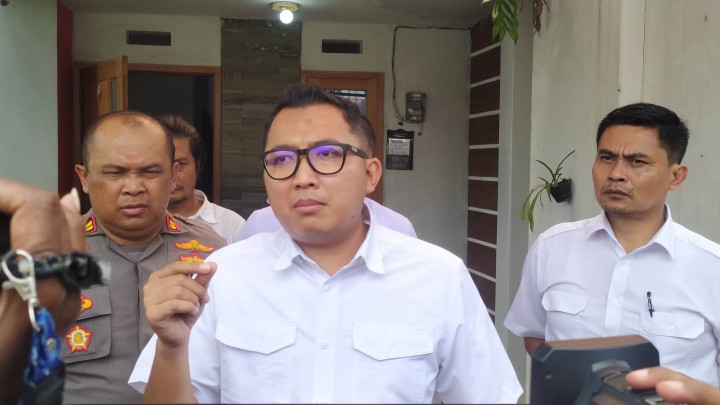 Selamat dari Insiden Bunuh Diri, AKE Kini Tinggal Bersama Neneknya