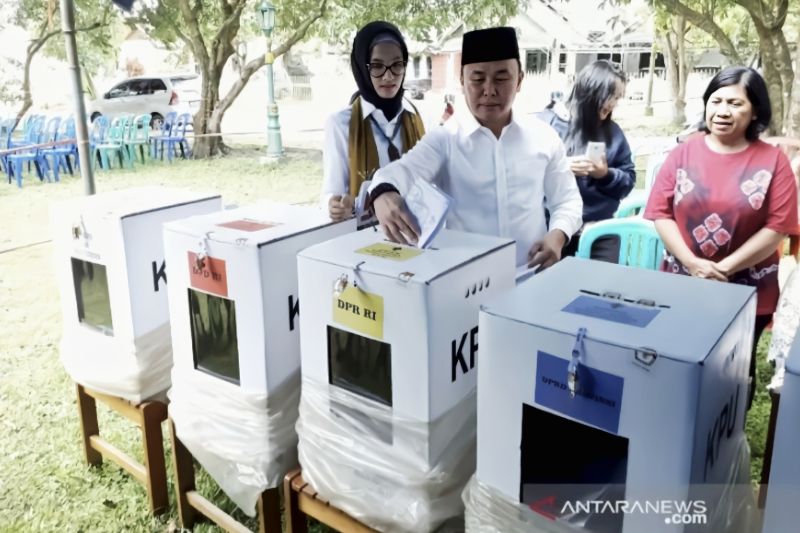 Jauh dari TPS, Warga di Kolaka Difasilitasi Transportasi
