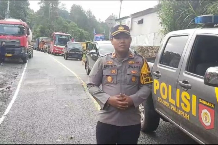 Jalur Penghubung Bukittinggi-Medan Terdampak Longsor