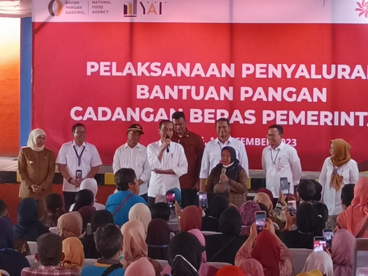 Presiden Jokowi Pastikan Bantuan Beras Pemerintah di Malang Tersalurkan
