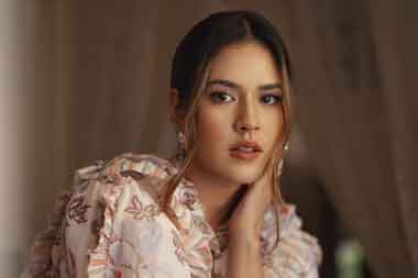 Raisa Rilis Lagu yang Ditulis Bareng Andmesh Kamaleng