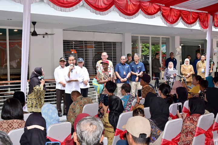 Disaksikan Presiden Jokowi, Pos Indonesia Salurkan BLT El Nino kepada 250 KPM di Kantorpos Kota Malang