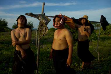 Tak Sekadar Musik, Band Lorjhu’ Bawa <i>Fashion</i> Madura ke Atas Panggung