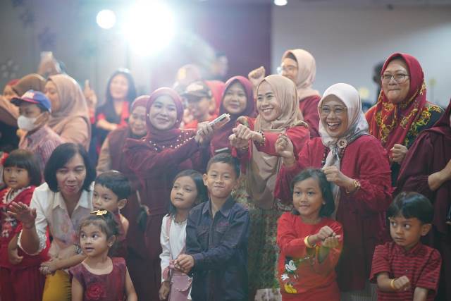 Lotte Choco Pie mengajak Moms untuk sejenak menceritakan kembali perjalanan mereka menjadi seorang ibu. (Foto: Dok. Istimewa)