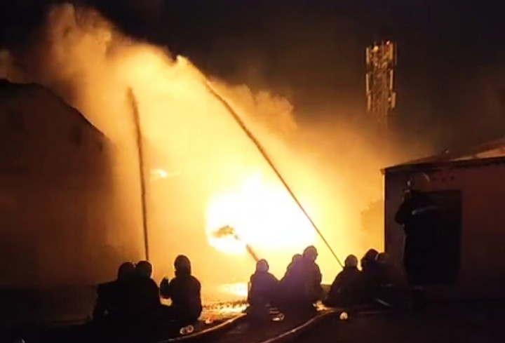 Gudang Tiner di Surabaya Kebakaran, 6 Karyawan Terluka