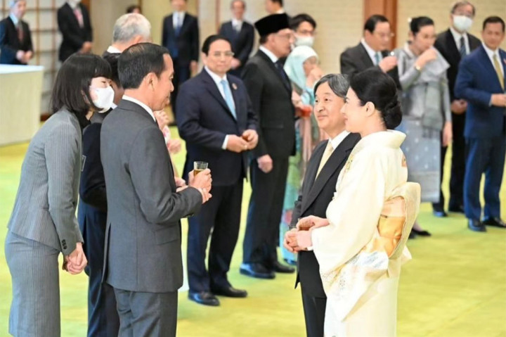 Momen Jokowi Hadiri Jamuan Minum Teh Kaisar Naruhito