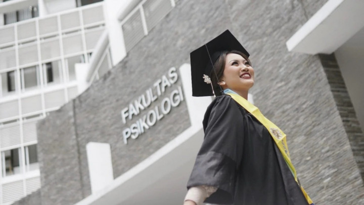 Cerita Wisudawan Terbaik UGM, Kuliah Sembari Berjuang dengan Bipolarnya