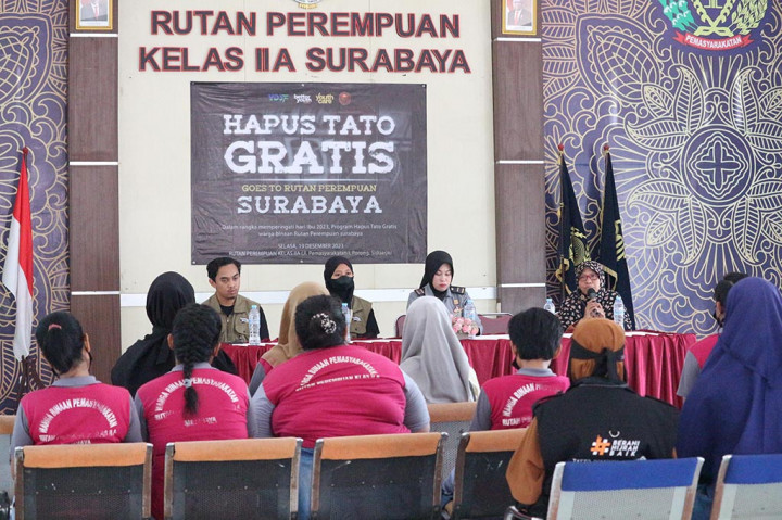 Belasan Warga Binaan Rutan Perempuan Surabaya Ikuti Program Hapus Tato