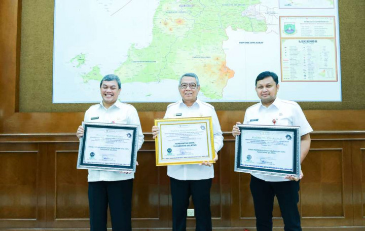 Tertinggi Soal Kepatuhan Pelayanan Publik, Pemkot Tangsel Borong 3 Penghargaan dari Ombudsman RI