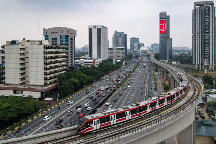 Asyik! LRT Jabodebek Tambah Jumlah Perjalanan saat Libur Natal-Tahun Baru
