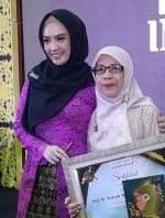 Keren! Dosen UB Raih Penghargaan Perempuan Inspirasi Indonesia 2023