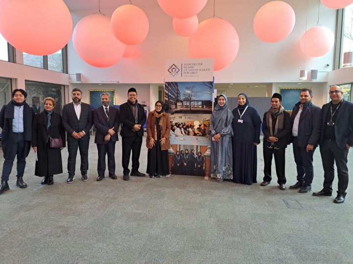 Menilik Sekolah Muslim di Manchester