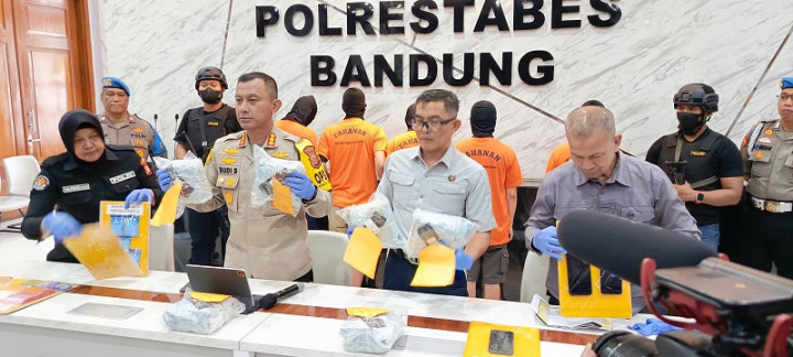 Komplotan Pengedar Sabu 7 Kg di Kota Bandung Dibekuk