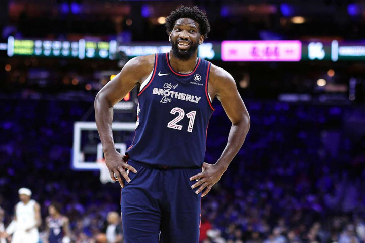 Basket NBA: Embiid 51 Poin, 76ers Libas Wolves 127-113