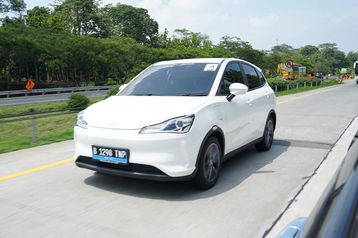 Test Drive Neta V, Ringkas dan Fungsional