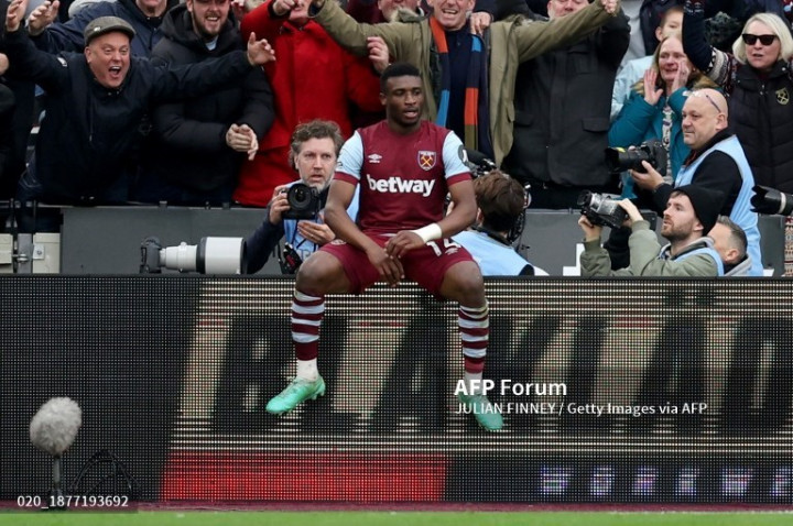 West Ham Tekuk Manchester United 2-0