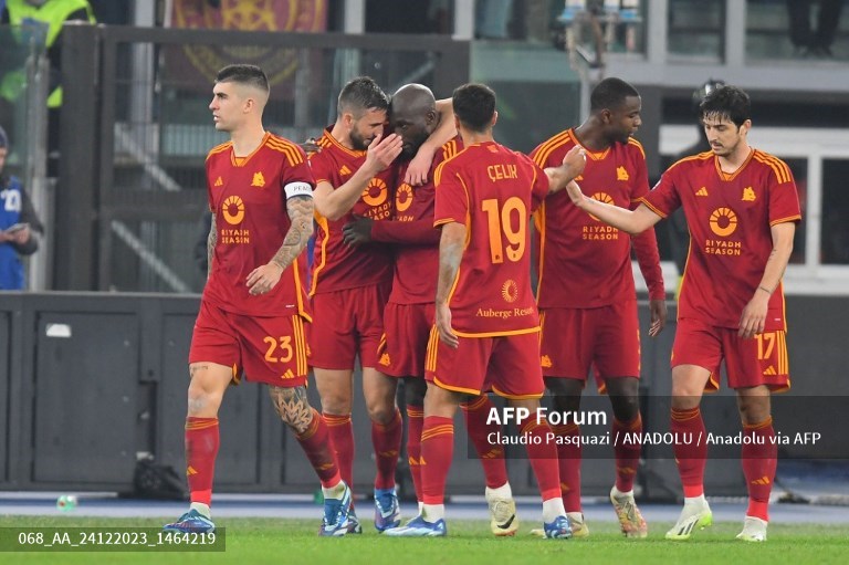 Skuat AS Roma merayakan gol Romelu Lukaku-Foto AFP