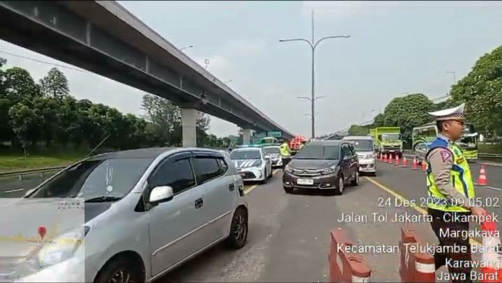 Jasa Marga Buka Contraflow 18 Km di Tol Japek Arah Cikampek