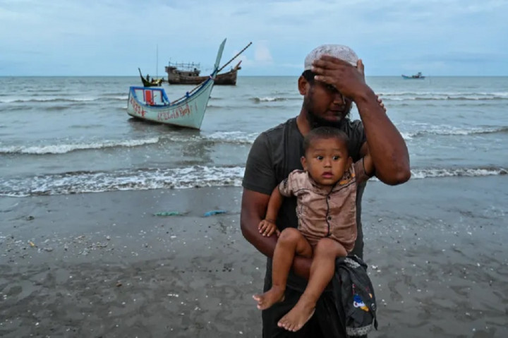 UNHCR Serukan Penyelamatan 185 Rohingya yang Terombang-ambing di Laut