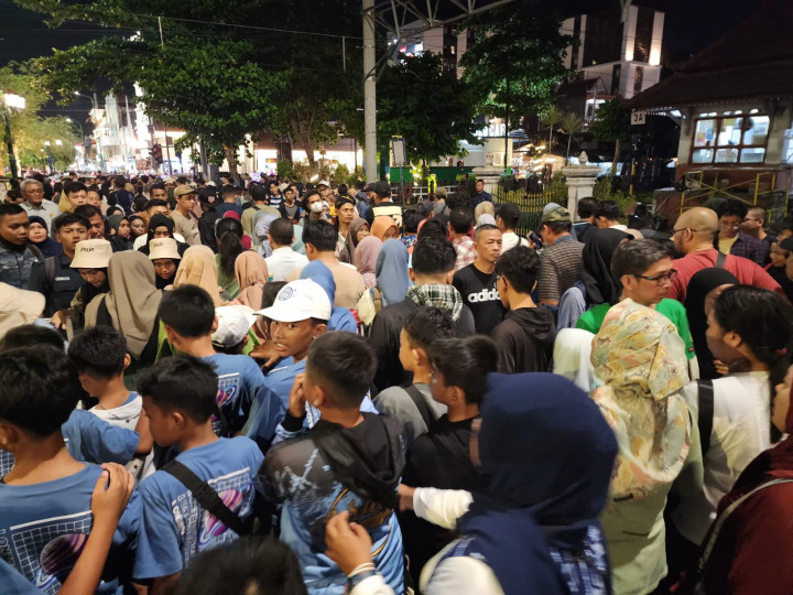 Kepadatan Wisatawan di Yogyakarta Ganggu Perjalanan KA