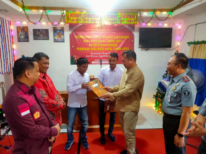 2 WNA Narapaidana Lapas Kelas 1 Cirebon Dapat Remisi Natal