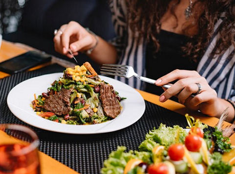 Libur Nataru, Pastikan Kolesterolmu Stabil! Begini Cara Mengelolanya