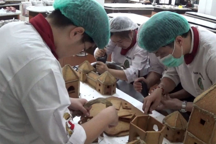 Buat Miniatur Kota dan Rumah dengan Kue Jahe untuk Semarakkan Natal