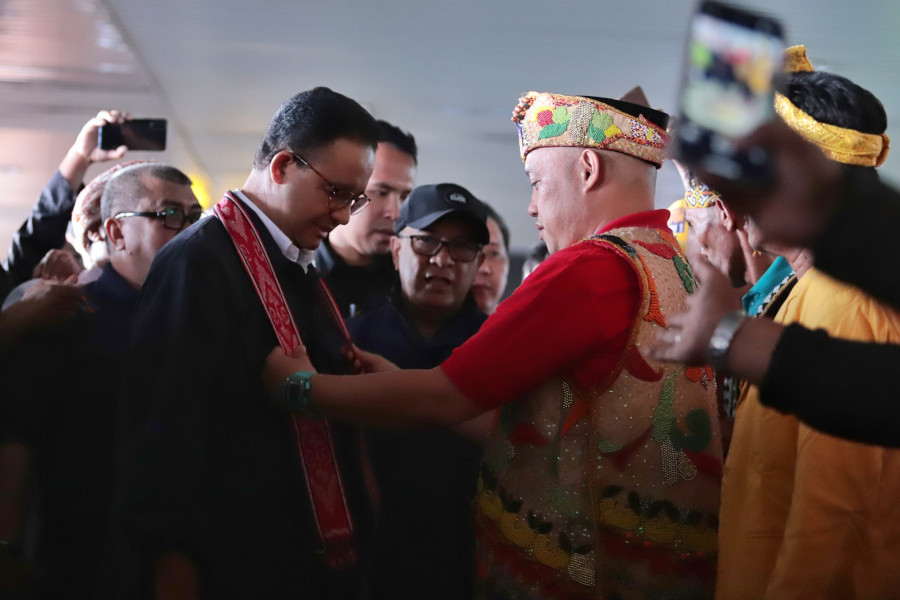 Anies Disambut Prosesi Adat Potong Pantan di Pontianak, Apa Maknanya?