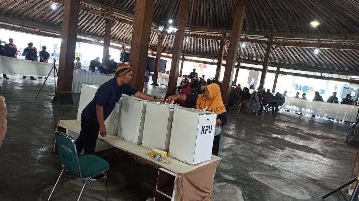 KPU Solo Simulasikan Durasi Mencoblos pada Pemilu 2024