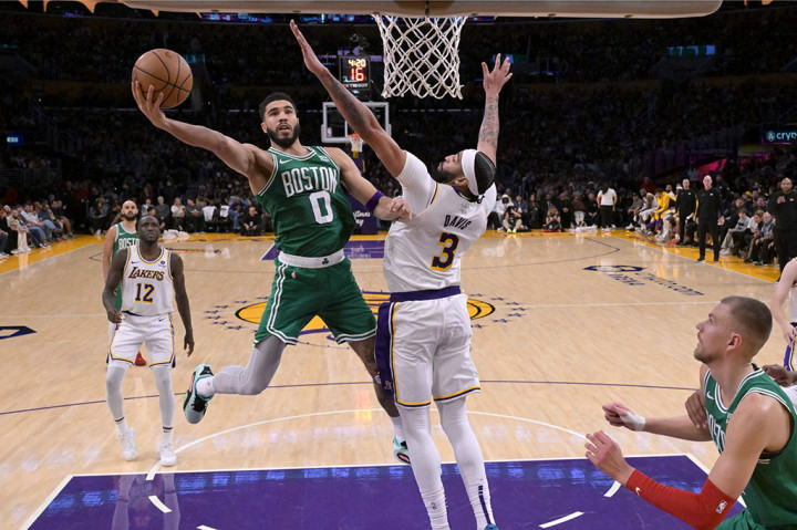 Rayakan Natal, Boston Libas Lakers 126-115