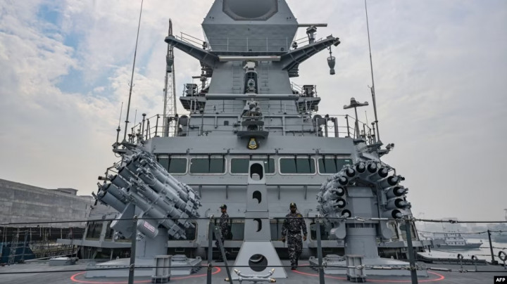 India Kerahkan Kapal Perang ke Laut Arab Usai Serangan Tanker