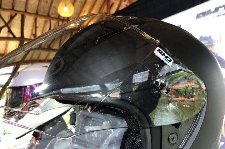 Tips Membersihkan Visor RHD Lens, Ringan Tapi Vital