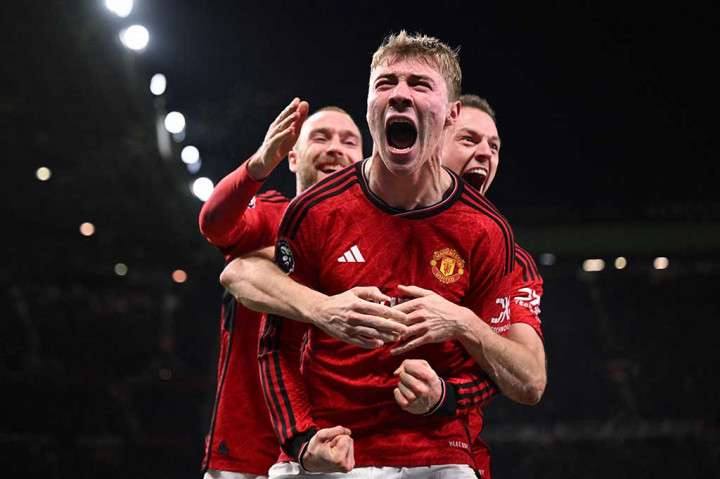 Rasmus Hojlund Antarkan MU Tundukkan Aston Villa 3-2