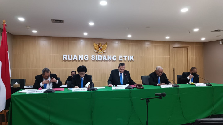 Pinjam Rumah Sewa Alex Tirta, Firli juga Minta Dipasangkan Internet