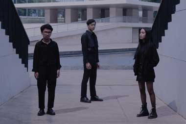 Temarram Bicara Kemuraman setelah Kematian lewat <i>Selubung Abadi</i>