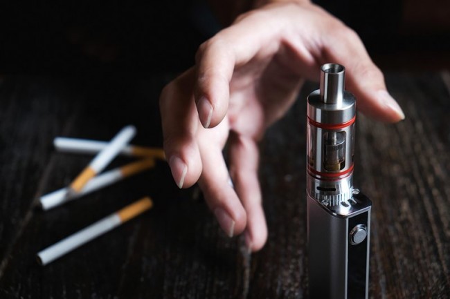 lustrasi rokok elektrik. Foto: iStock.