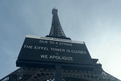 Karyawan Mogok Kerja, Terpaksa Menara Eiffel Ditutup Sementara