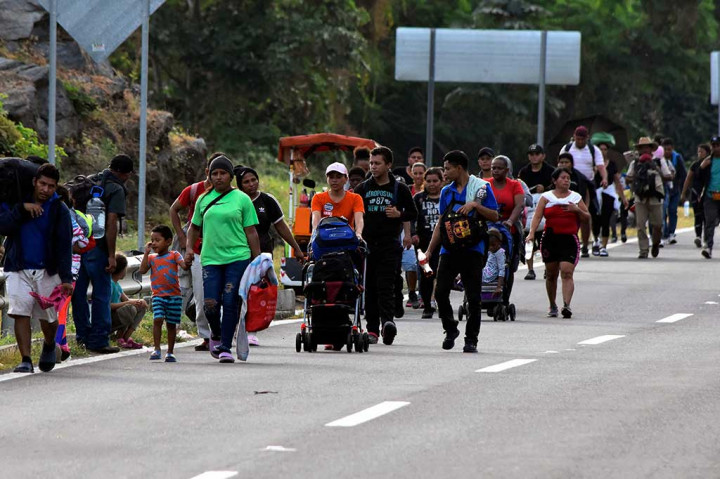 Potret Rombongan Migran Terbesar Lintasi Meksiko Menuju Perbatasan AS