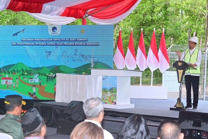 Resmikan BTS 4G, Jokowi Tekankan Konektivitas untuk Persatuan Bangsa